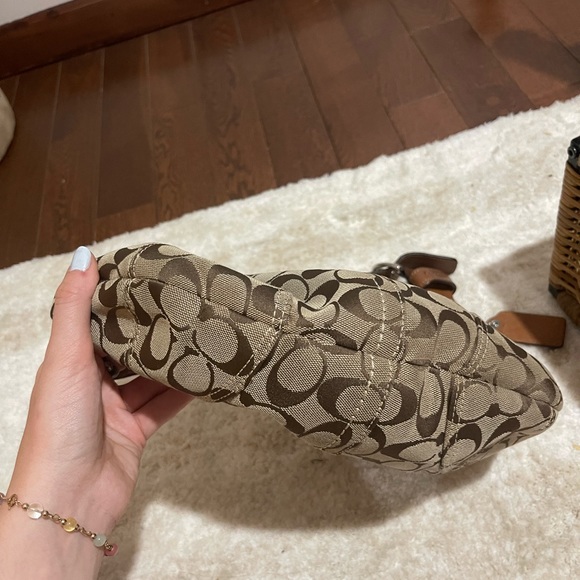 Beautiful y2k coach shoulder monogram bag with leather strap - Picture 6 of 8